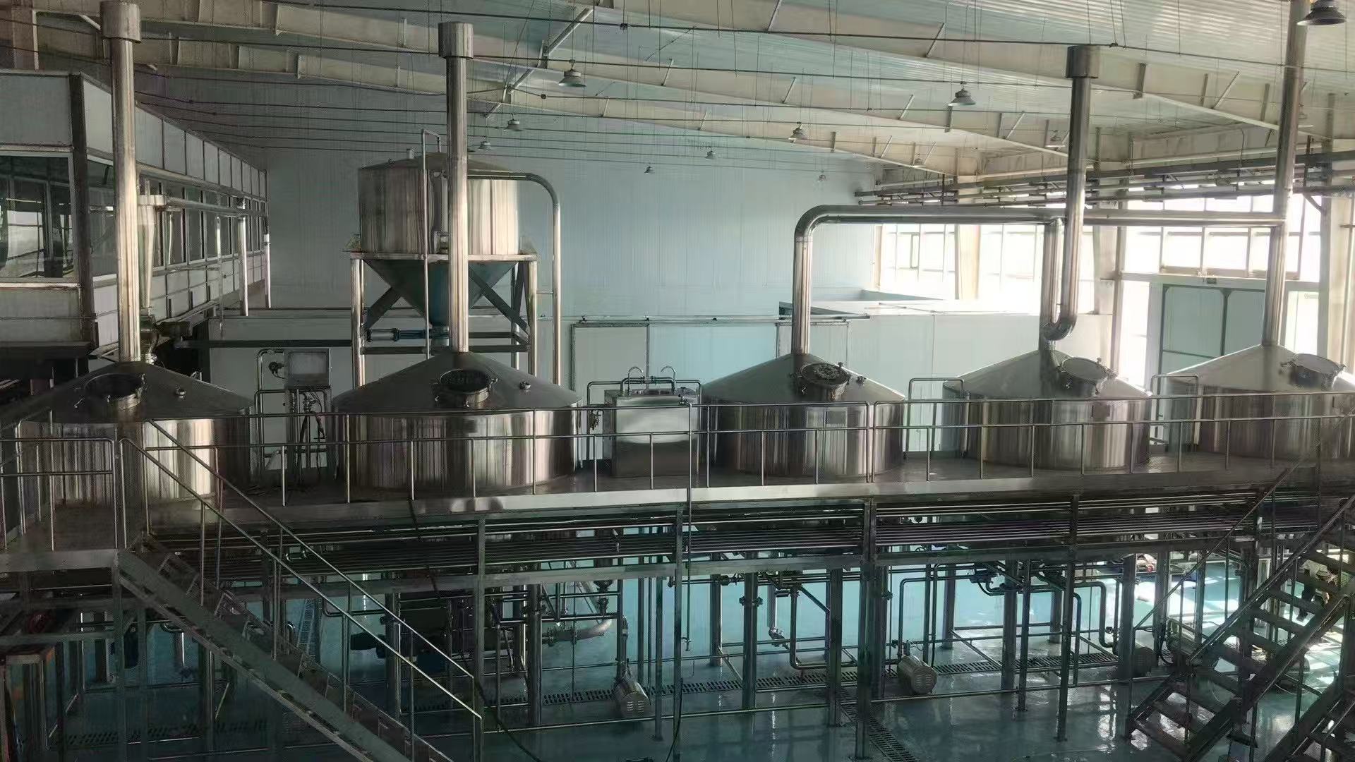离石精酿啤酒设备厂—精酿啤酒设备主要生产工艺与核心技术